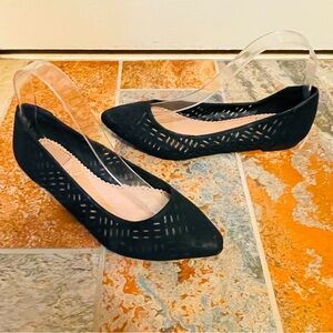 🥿Wow! NWOB! Classy Restricted Pointed Toe, Leather Cutout Flats!